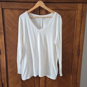 1.4.3. Story by Line Up Cream V-Neck Long Sleeve Top